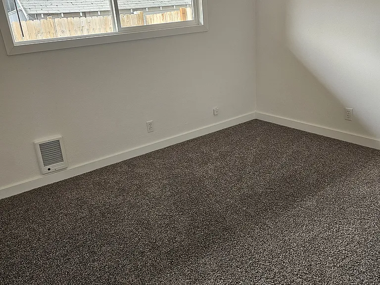 424 Kennel St — Photo 7