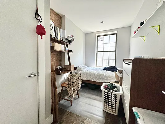 Rented by Pear NYC LLC | media 3