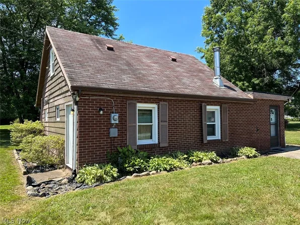 3876 Manilla Ave, Barberton, OH 44203