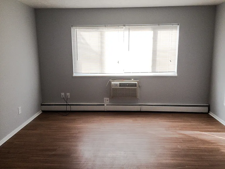 Eastlake Terrace 1 Bedroom Living Room
