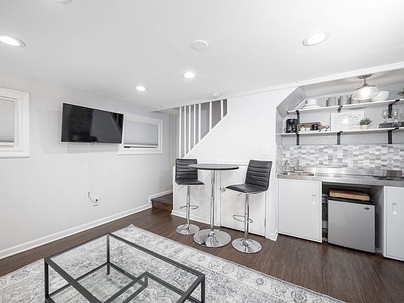 3rd image of 1615 R St SE