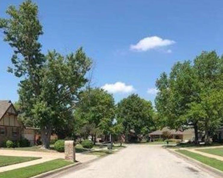 2nd image of 6820 E 50th Pl