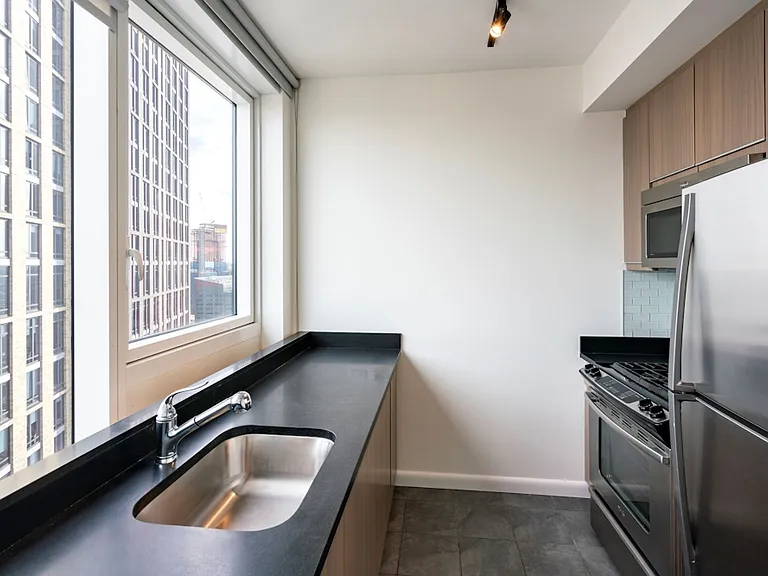 66 Rockwell Pl #39B — Photo 6