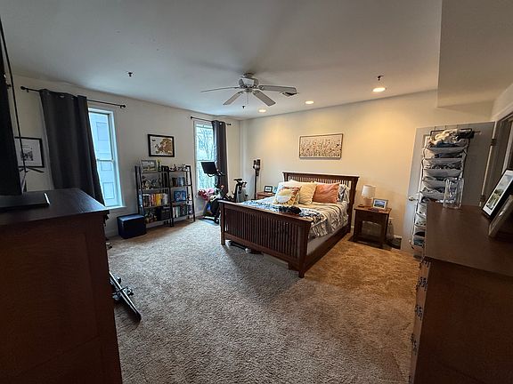 3rd image of 75 Jefferson St #4C