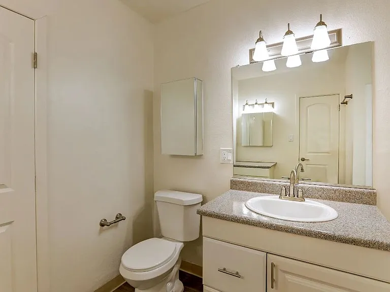 Villa Pacific Townhomes — Photo 16