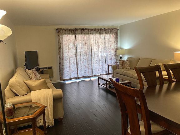 4th image of 5440 W Windsor Ave APT 1C