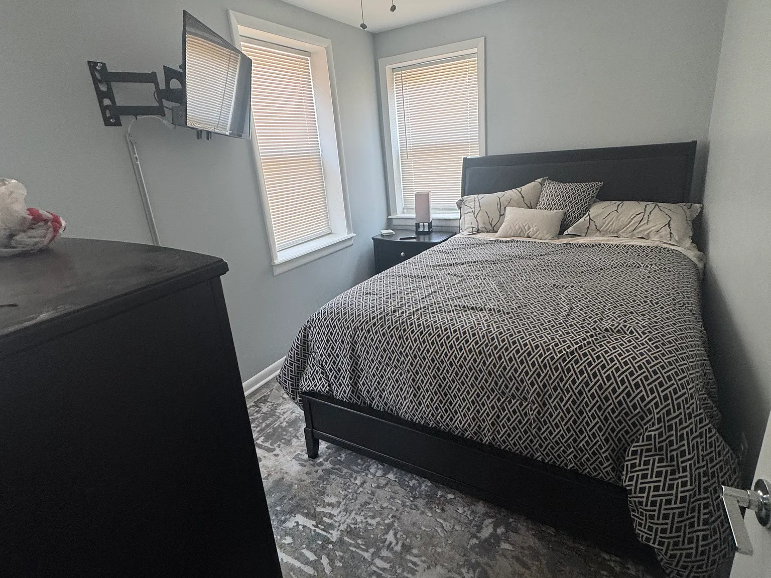 3 bed, 1000 sqft, $1,850 — Photo 4