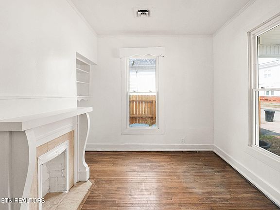 5th image of 317 Aden St