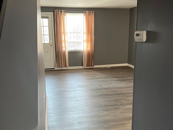 Entry to Family Room