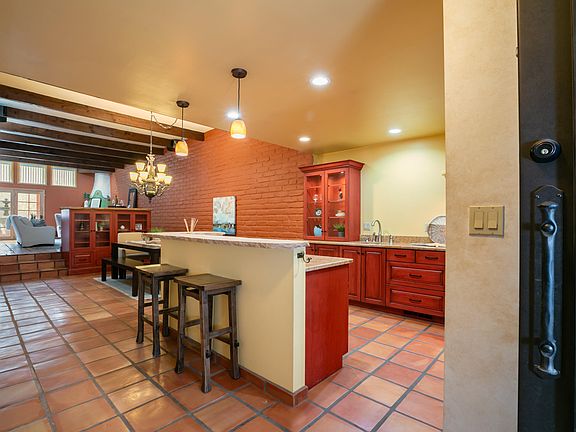 3rd image of 225 Hermosa Dr SE