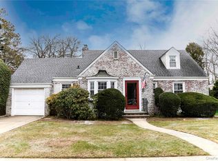 138 Chestnut Street, Lynbrook, NY