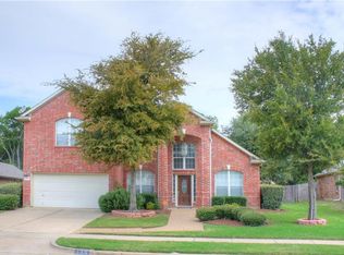 230 Longhorn Trl, Grand Prairie, TX 75052
