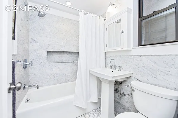 Rented by Compass | media 25