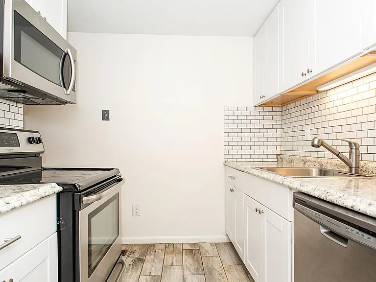 430 Blossom Tree Ct — Photo 10