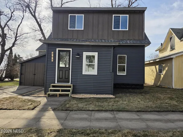 305 2nd St NW, Watertown, SD 57201