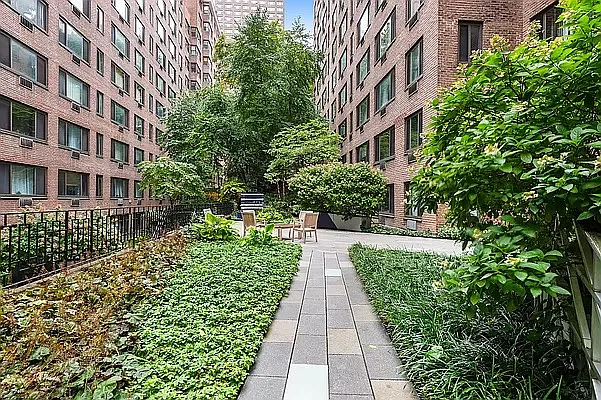 Rented by Compass | media 14