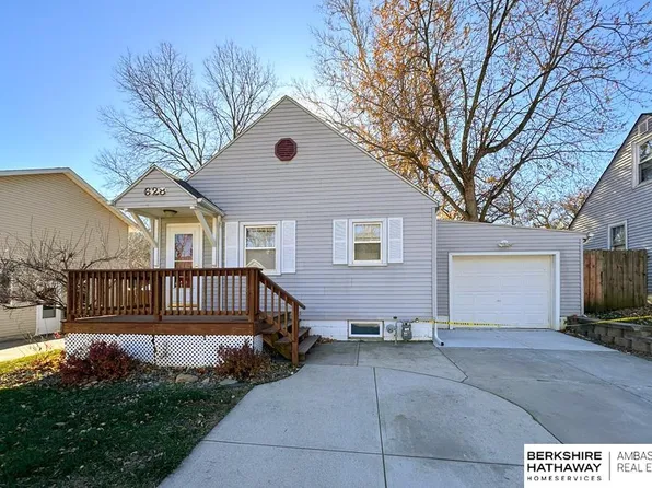 628 Oakmont Dr, Plattsmouth, NE 68048
