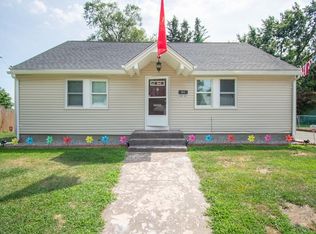 81 Amore Rd, Springfield, MA 01109