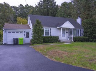 118 Wadsworth Rd, North Syracuse, NY 13212