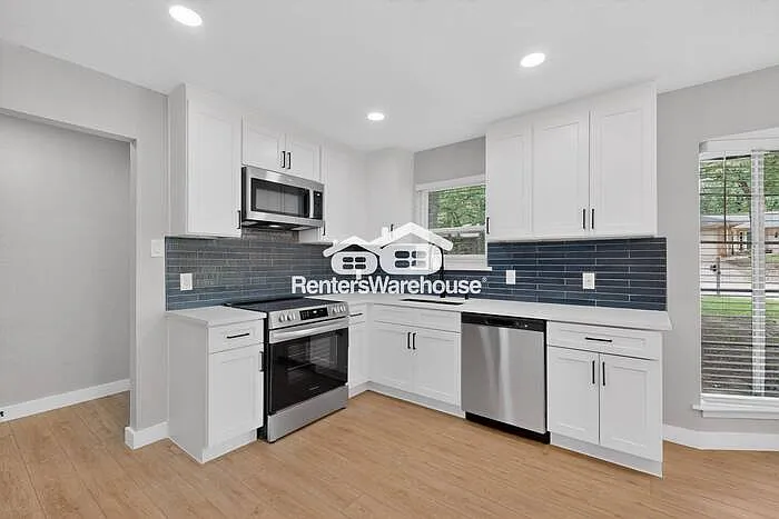 733 Ridgewood Cir — Photo 16