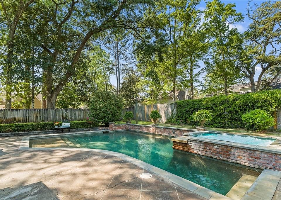 1st image of 109 Bayou Perez Dr