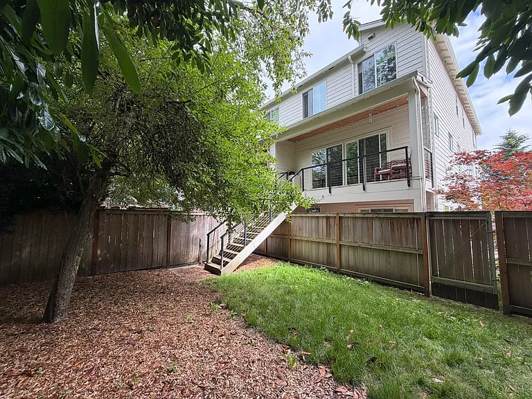 3523 SE Alder St — Photo 16