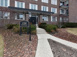 1350 N Western Ave APT 105, Lake Forest, IL