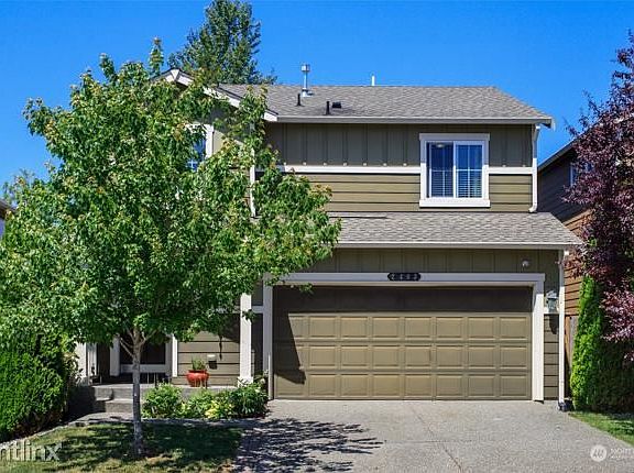 2nd image of 2403R 193rd St E