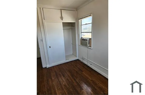 Building Photo - 767 W 90th St