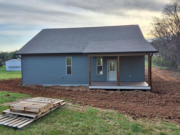 4th image of 828 Forgety Rd