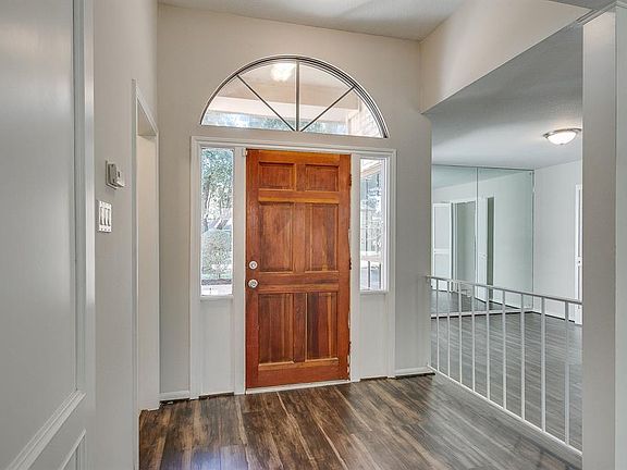 4th image of 7907 Bayou Forest Dr