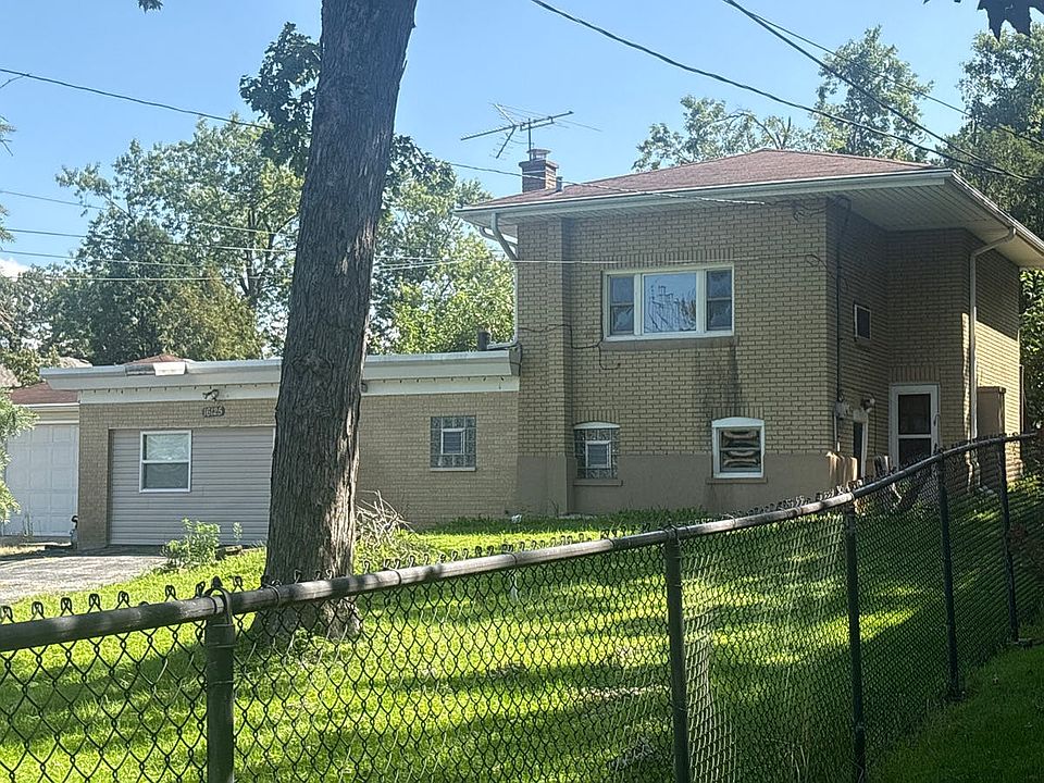 2nd image of 16125 Forest Ave
