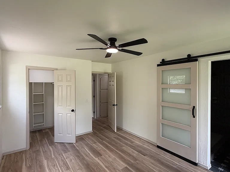 726 Garden Grv — Photo 11
