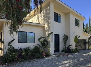 19119 Arminta St, Reseda, CA 91335