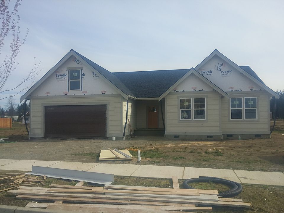 1st image of 2104 Fescue St