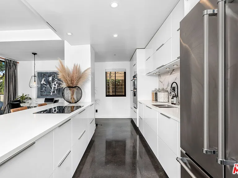 7250 Franklin Ave #116 — Photo 6