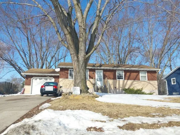 911 Proctor Ave NW, Elk River, MN 55330