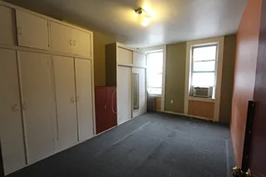 Rented by Robyn Lee, LREB