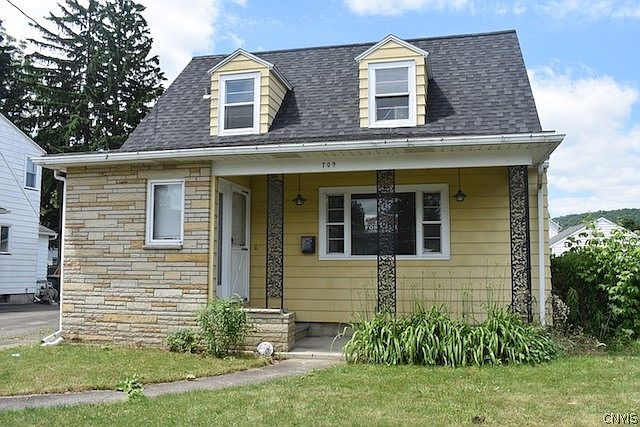 1st image of 709 Gildea Pl