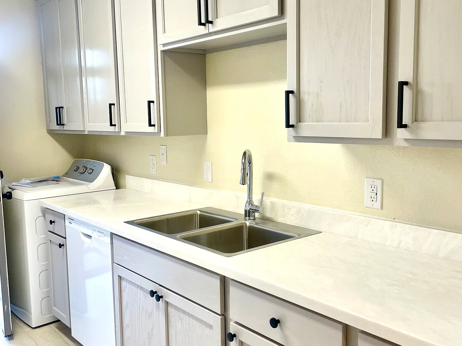2 bed, 1067 sqft, $1,450 — Photo 3
