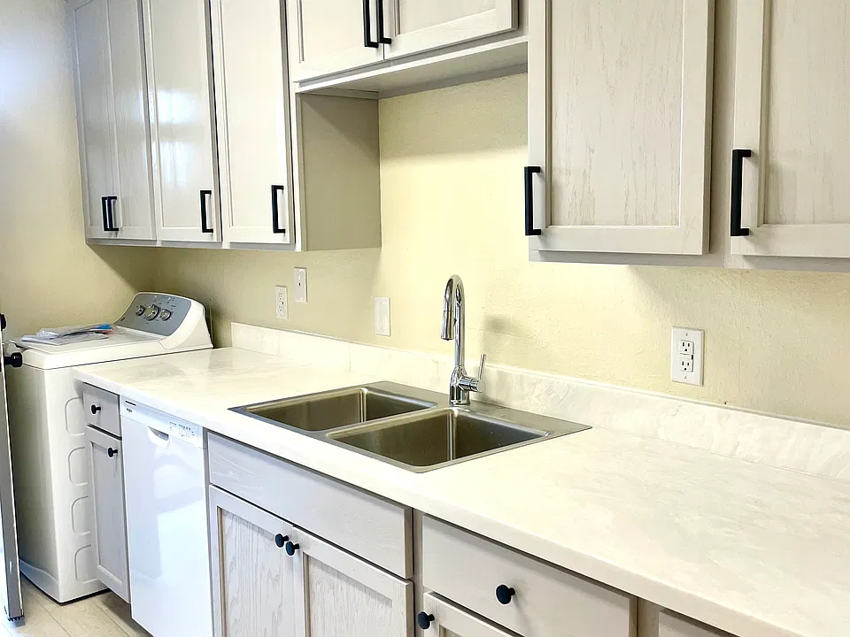 5454 Folsom Dr #2