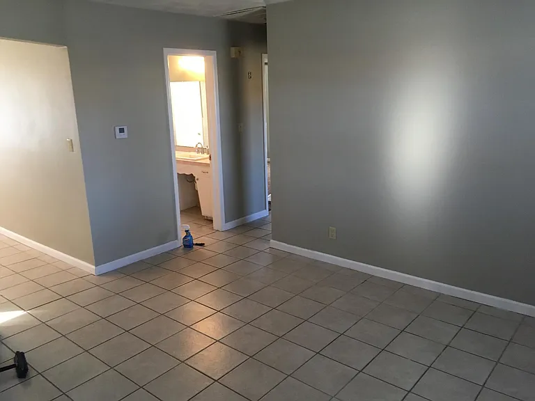2119 S Ventura Ave — Photo 2