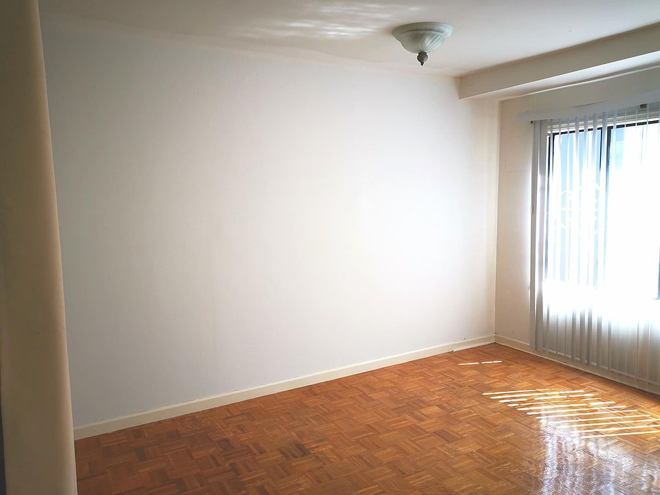1st image of 32 Southwood Dr