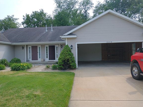 4th image of 1820 Village Ln