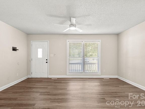 3rd image of 1502 E Main St