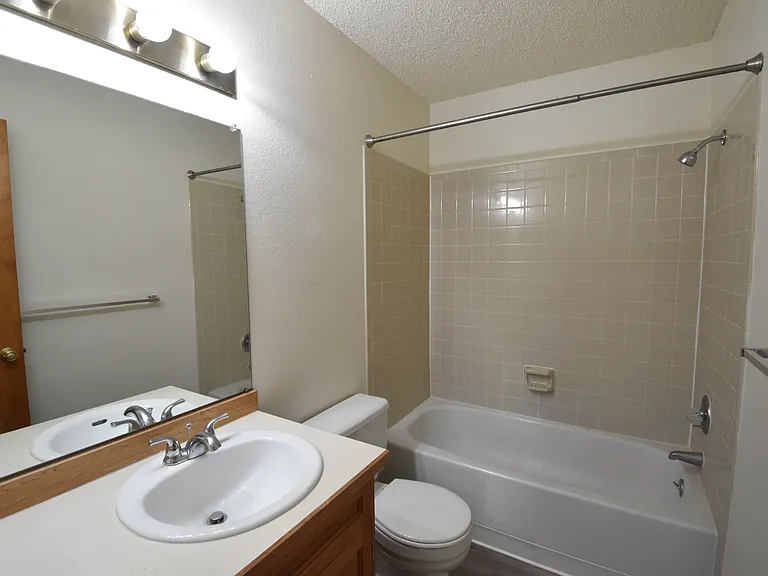 1921 Walnut St #101 — Photo 13