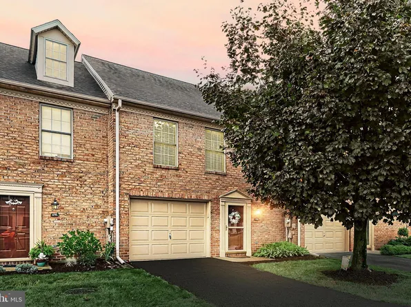 176 Crown Pointe Dr #P176, York, PA 17402