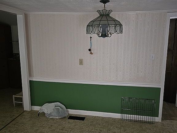 5th image of 203 Bond St