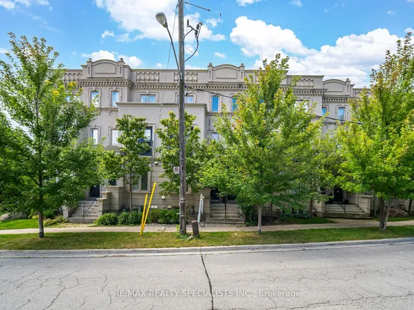 8C Clairtrell Rd, Toronto, ON M2N 5J6