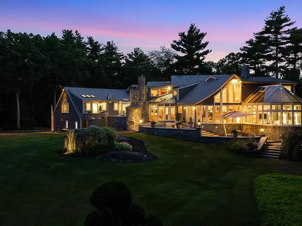70 Lazell St, Hingham, MA 02043